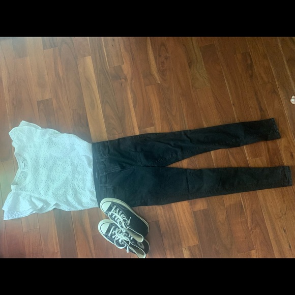29, J Brand Black Maria jeans. High Rise, Skinny. - Picture 4 of 10